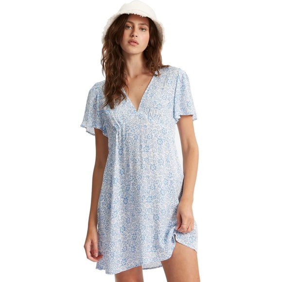 Billabong Dresses & Skirts - BILLABONG Short and Sweet Blue White Floral Sundress Size Small